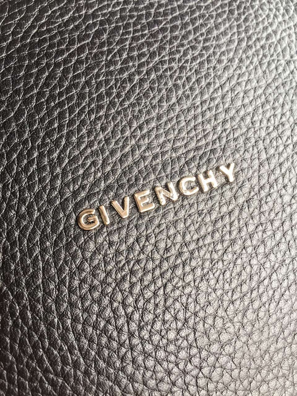 個性的なデザ 人気ブランドGivenchy 実物の写真 N品スーパーコピー代引き対応国内発送後払い安全必ず届く優良サイト